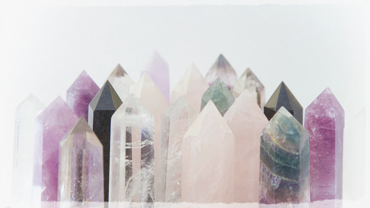 You are currently viewing Top Crystals for Emotional and Mental Balance: A Complete Guide to Healing Stones